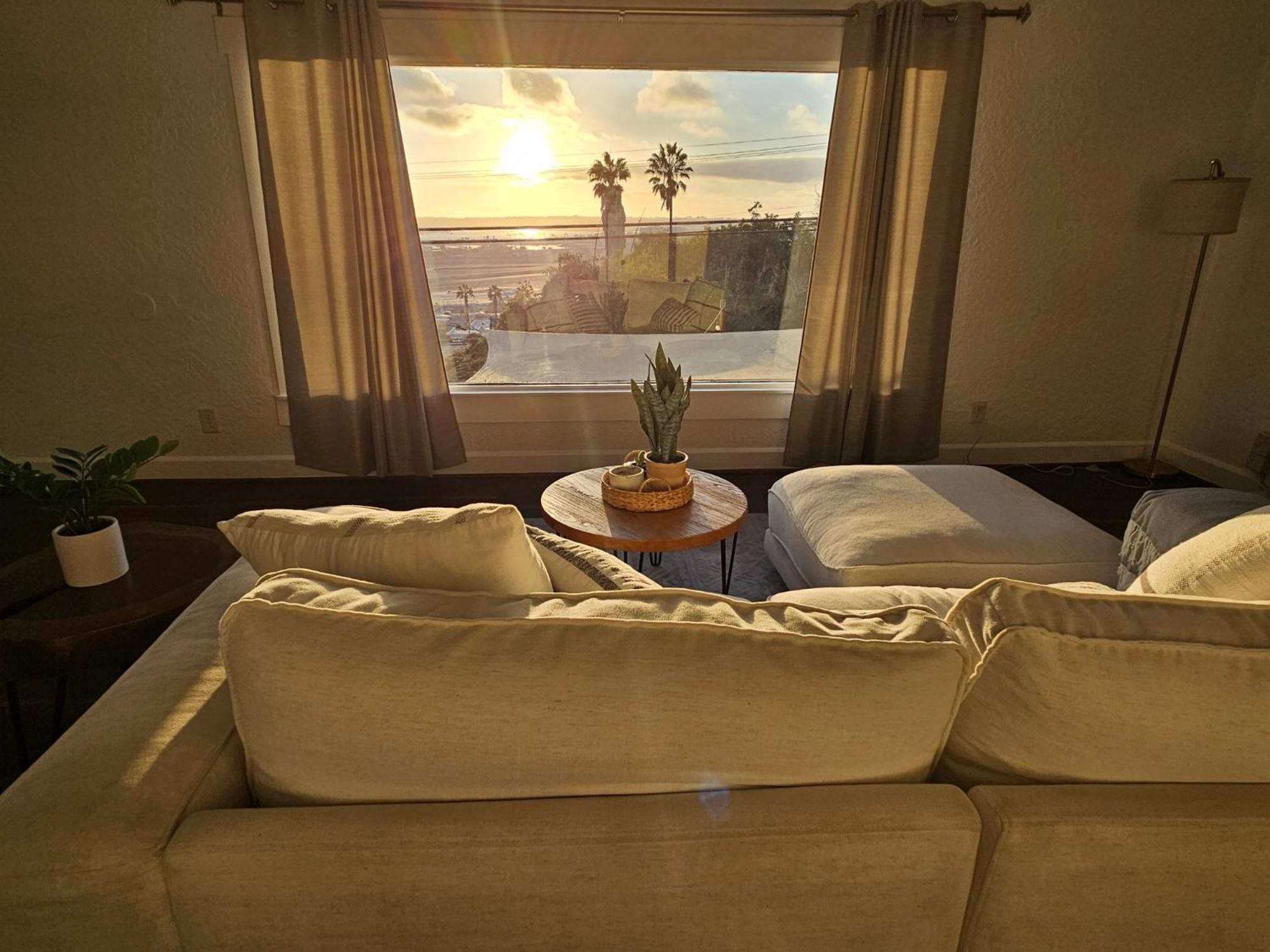 Holiday home Eagle's Nest - Hot Tub & Stunning Bay View - Walk To Little Italy