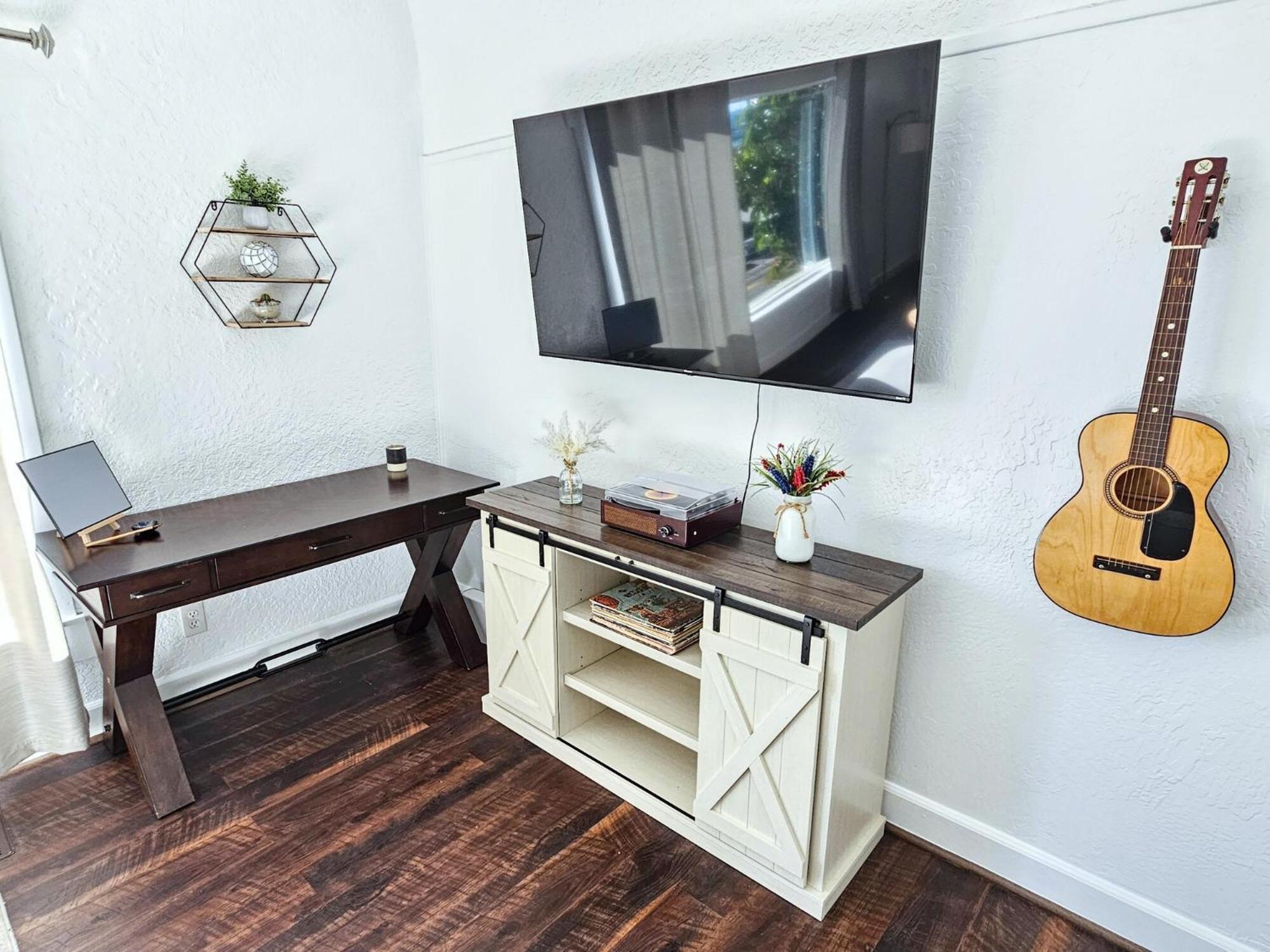 Eagle's Nest - Hot Tub & Stunning Bay View - Walk To Little Italy Holiday home *