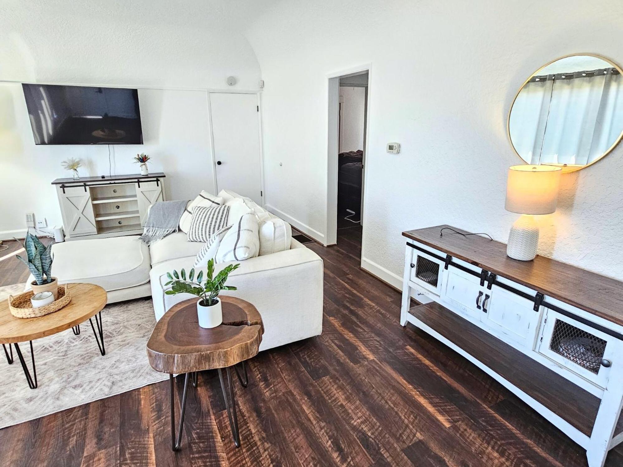 Eagle's Nest - Hot Tub & Stunning Bay View - Walk To Little Italy *